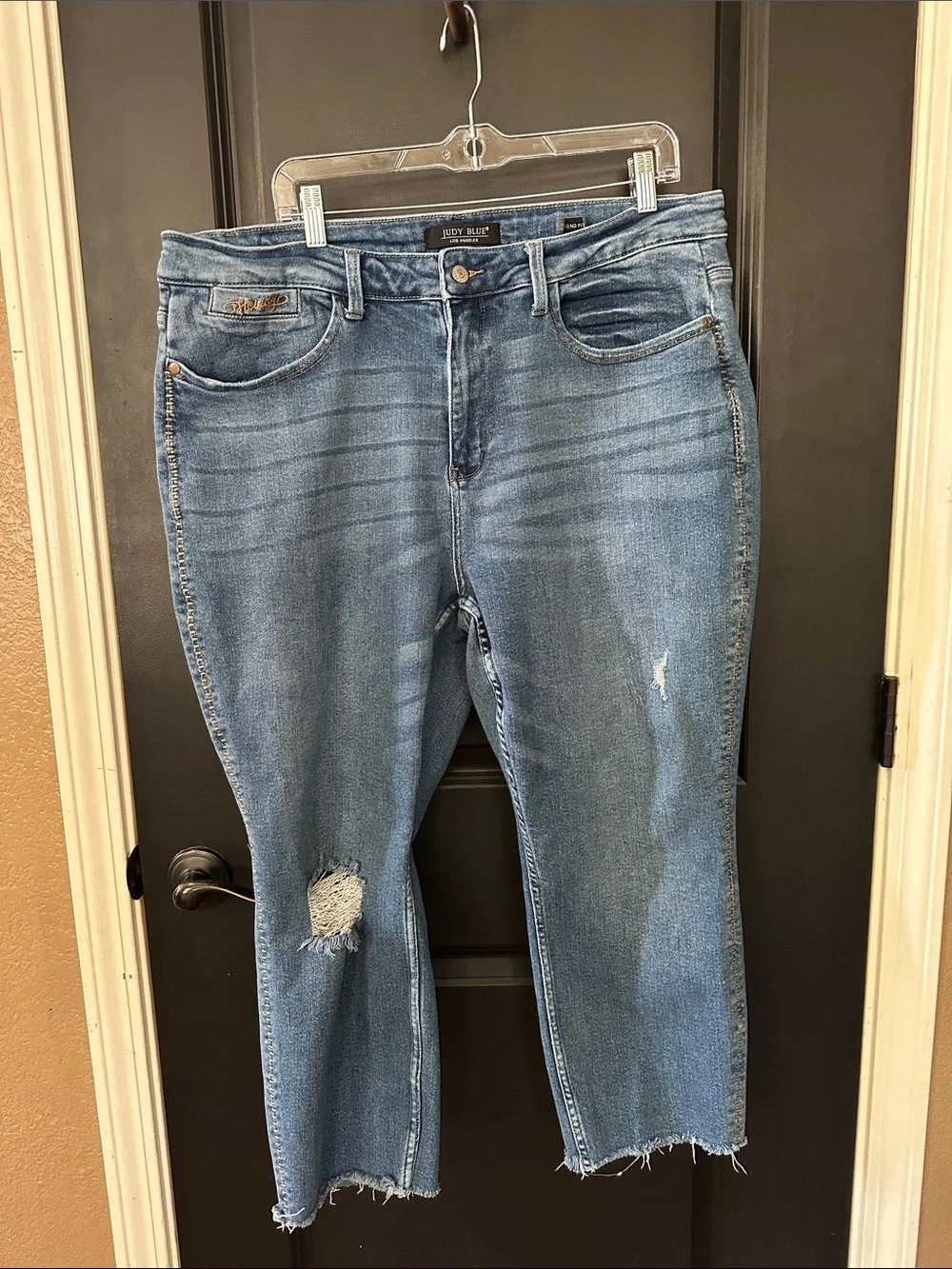 Judy blue Light Blue Distressed Cropped boyfriend Jeans